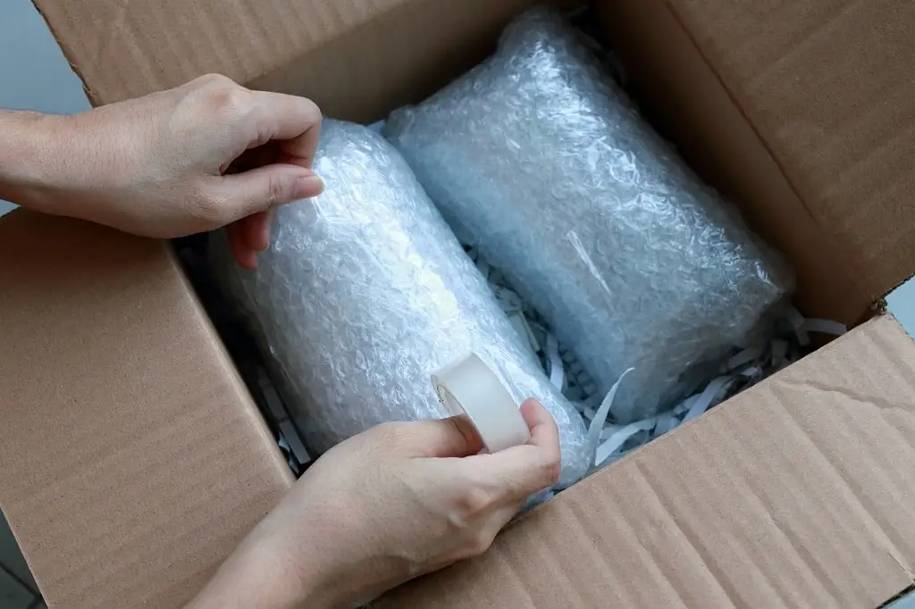 Learn how to pack fragile items safely with Friends Move Umzug’s tips for Mannheim, Heidelberg, and Worms. Protect your valuables during your move!
